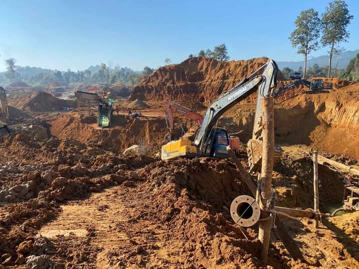 Heavy mining of gold above the Myitsone area of Kachin State – Kachin ...